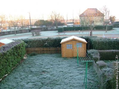 Vue de ma chambre... Ca caille dehors !!!